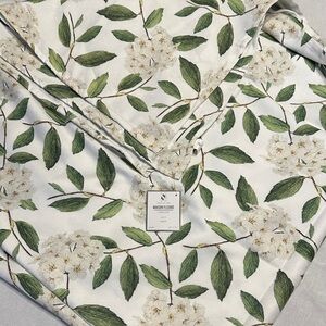 Green and White Floral Tablecloth Topper